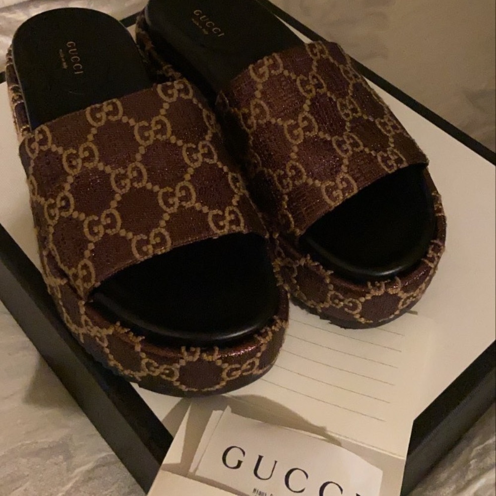 Gucci sandals